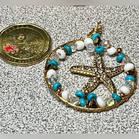 Sea and sun- beach fun starfish pendant - Picture 2 of 8